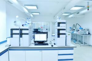 Scopri di più sull'articolo Digitalizzazione dei laboratori: vantaggi e sicurezze